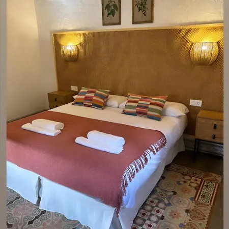 Casas Lieva Castano * Fuenteheridos